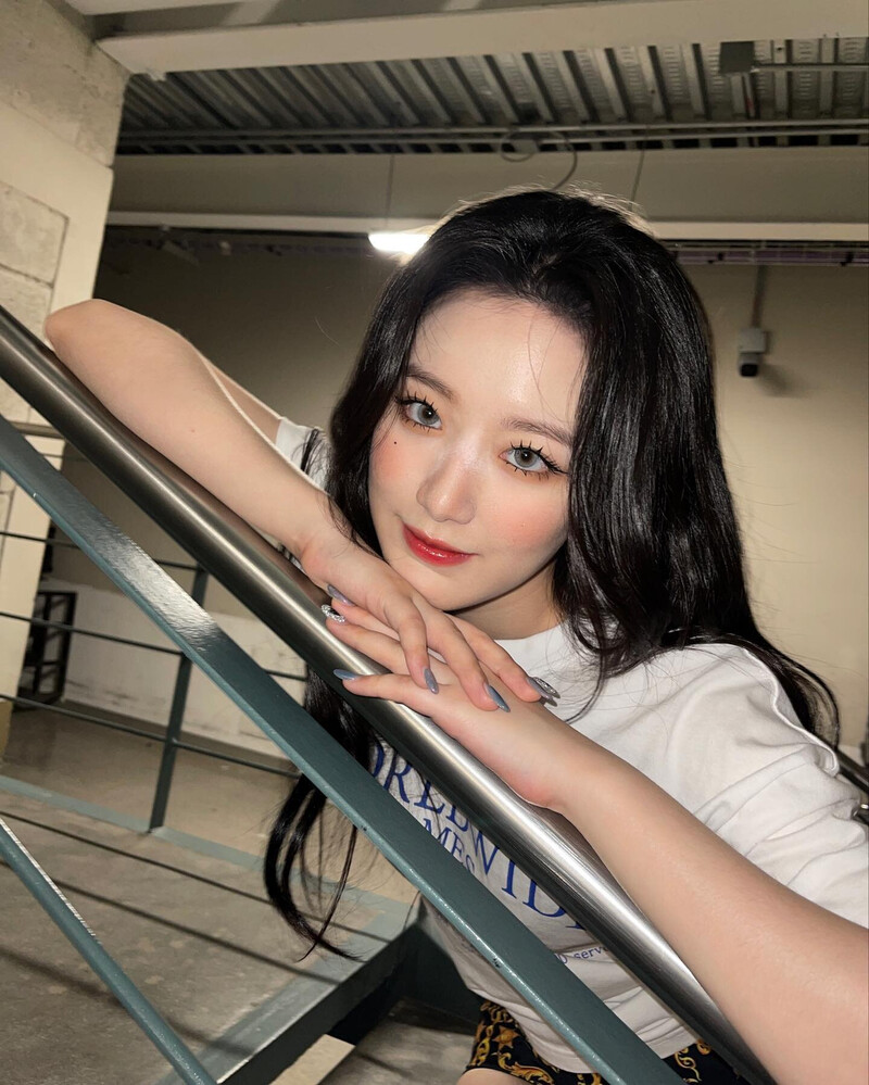 220818 (G)I-DLE Shuhua Instagram Update documents 5