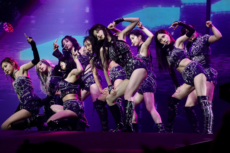 230613 TWICE READY TO BE : 5TH WORLD TOUR at Oakland Arena Day 2 documents 1