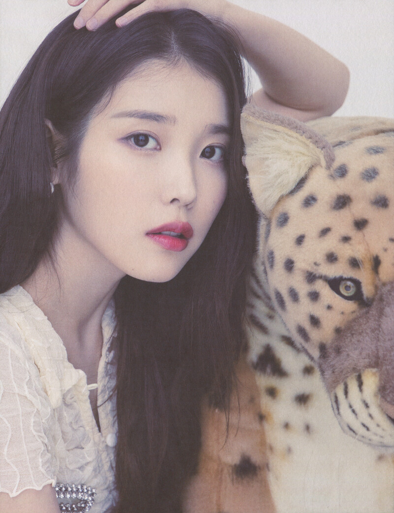 IU 2022 Season's Greetings (Scans) documents 2