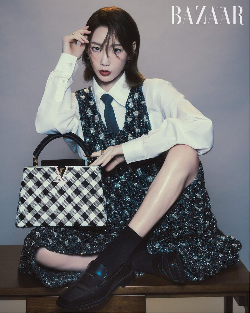 Taeyeon for Harper's Bazaar November 2022 Digital Edition documents 1