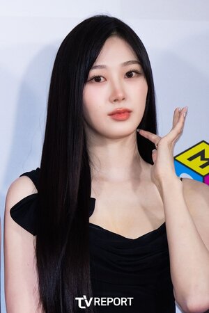 231010 Giselle at the 2023 The Fact Music Awards Red Carpet