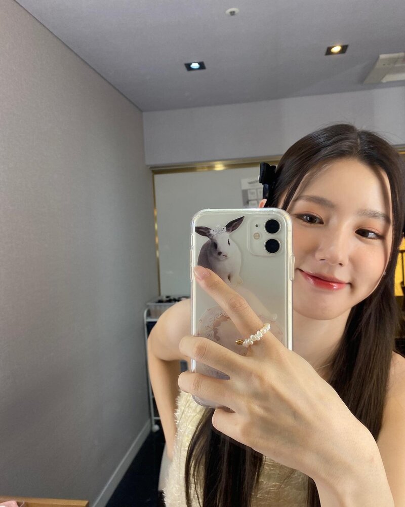 210902 (G)I-DLE Miyeon SNS Update documents 21