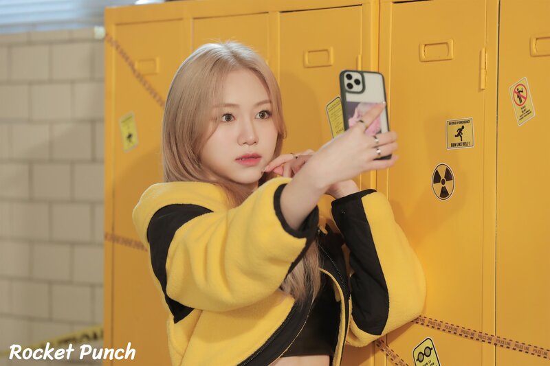 220222 Woollim Naver Post - Rocket Punch 'YELLOW PUNCH' Jacket Shoot Behind documents 16