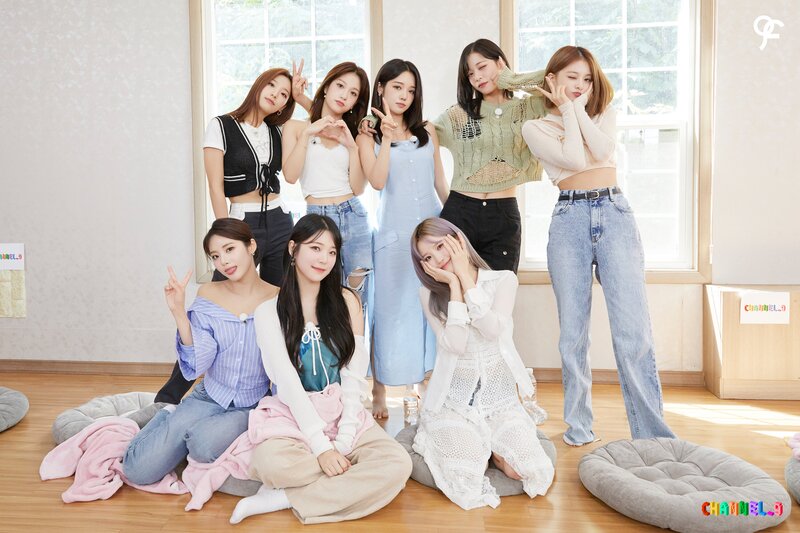 221019 fromis_9 Weverse - <CHANNEL_9> EP39-45 Behind Photo Sketch documents 6