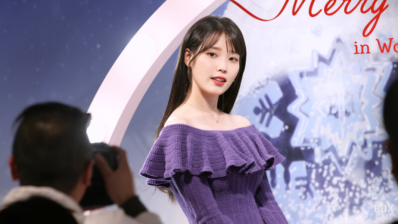 231119 IU at J.Estina Fansign Event documents 6