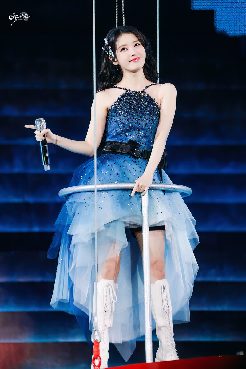 240921 IU - HEREH World Tour Concert Encore: The Winning in Seoul Day 1 documents 9