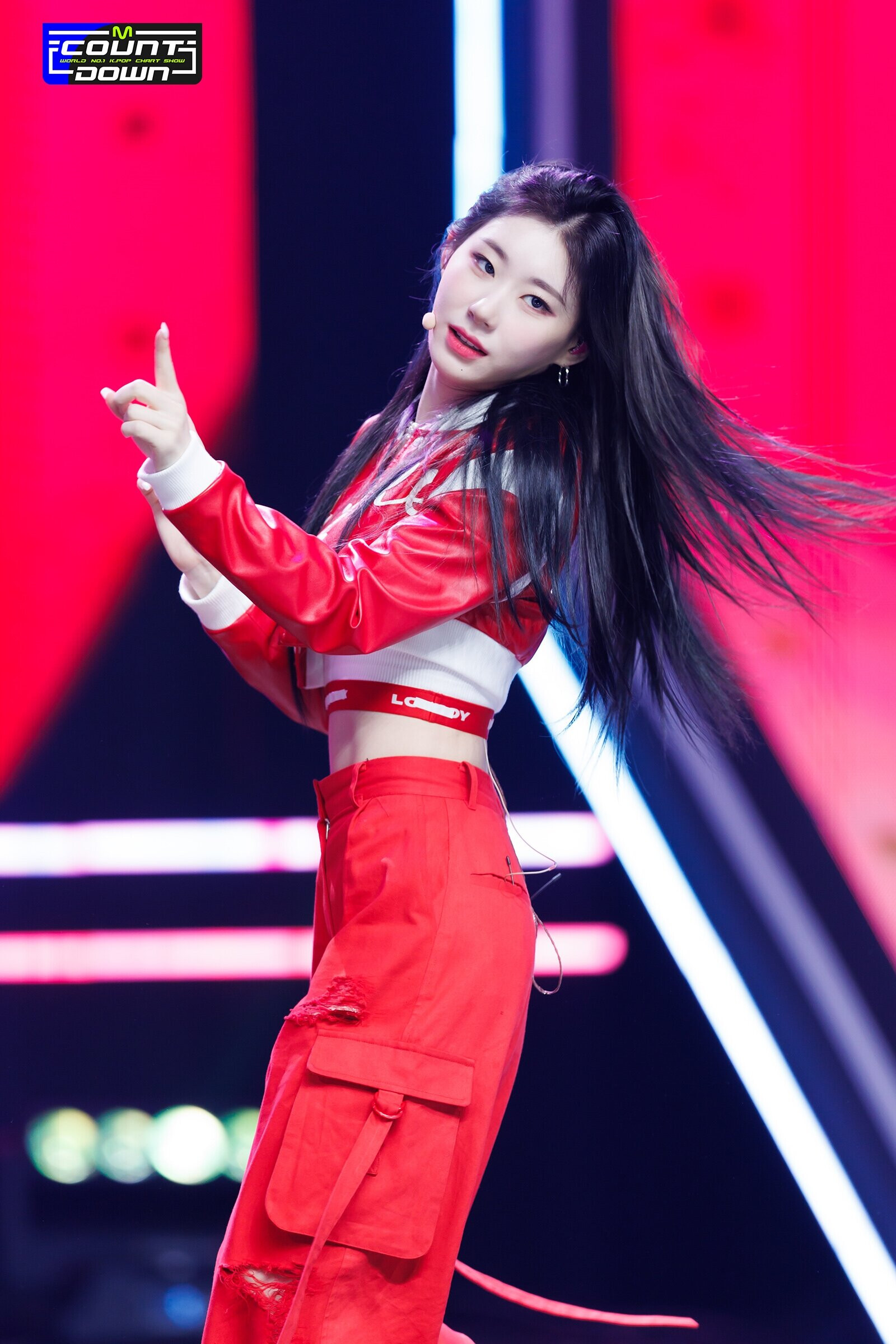 230810 ITZY Chaeryeong - 'CAKE' at M COUNTDOWN | kpopping