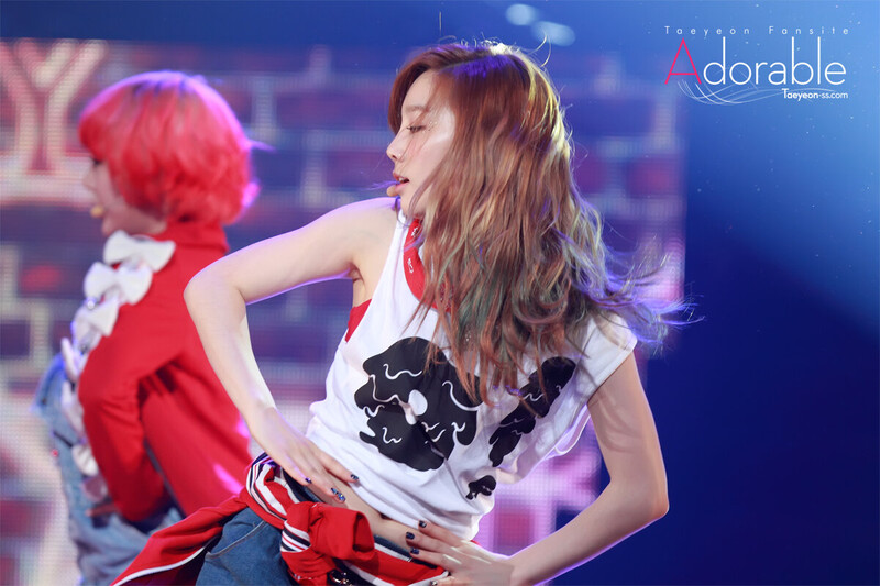 130106 Girls' Generation Taeyeon at KBS Open Hope Concert documents 11