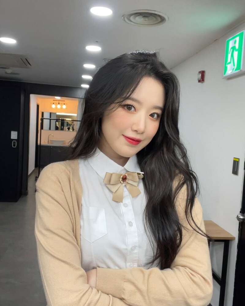 220521 (G)I-DLE Shuhua Instagram Update documents 7