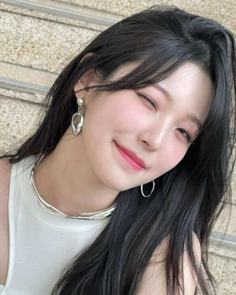 230623 fromis_9 Jiheon Instagram Update documents 1