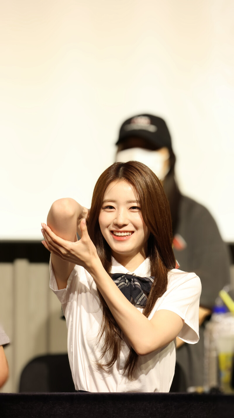 240810 WOOAH - WOOYEON at fansign event documents 11