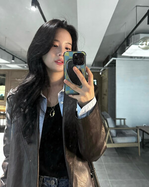 241009 Gyuri Instagram Update