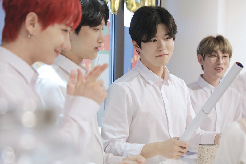 190628 - Fan Cafe - IN2IT Cafe Behind Photos documents 15