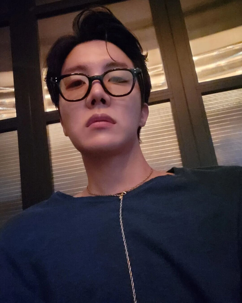 220602 J-hope Instagram Update documents 1