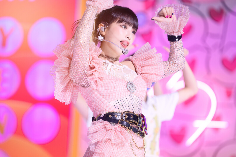 220807 YENA - 'SMARTPHONE' at Inkigayo documents 2