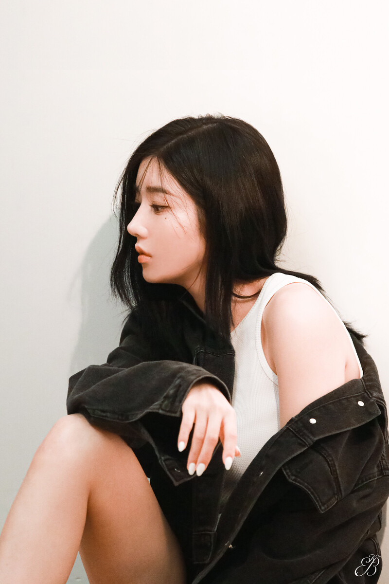 230919 Woollim Naver Post - KWON EUN BI - Singles Magazine September Issue Behind documents 10