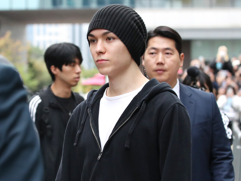 241018 SEVENTEEN Vernon - KBS Music Bank Commute documents 2