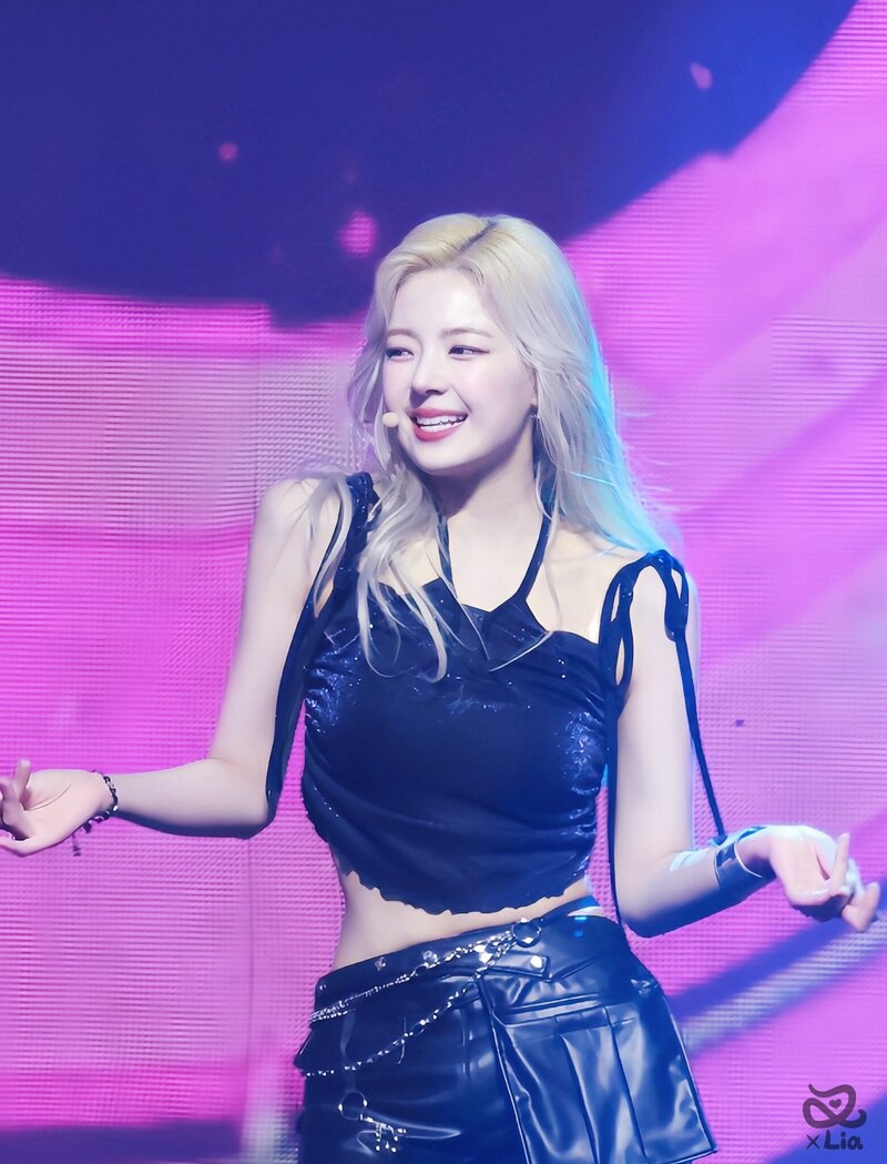 230617 ITZY Lia - Lotte Duty Free Family Concert documents 4