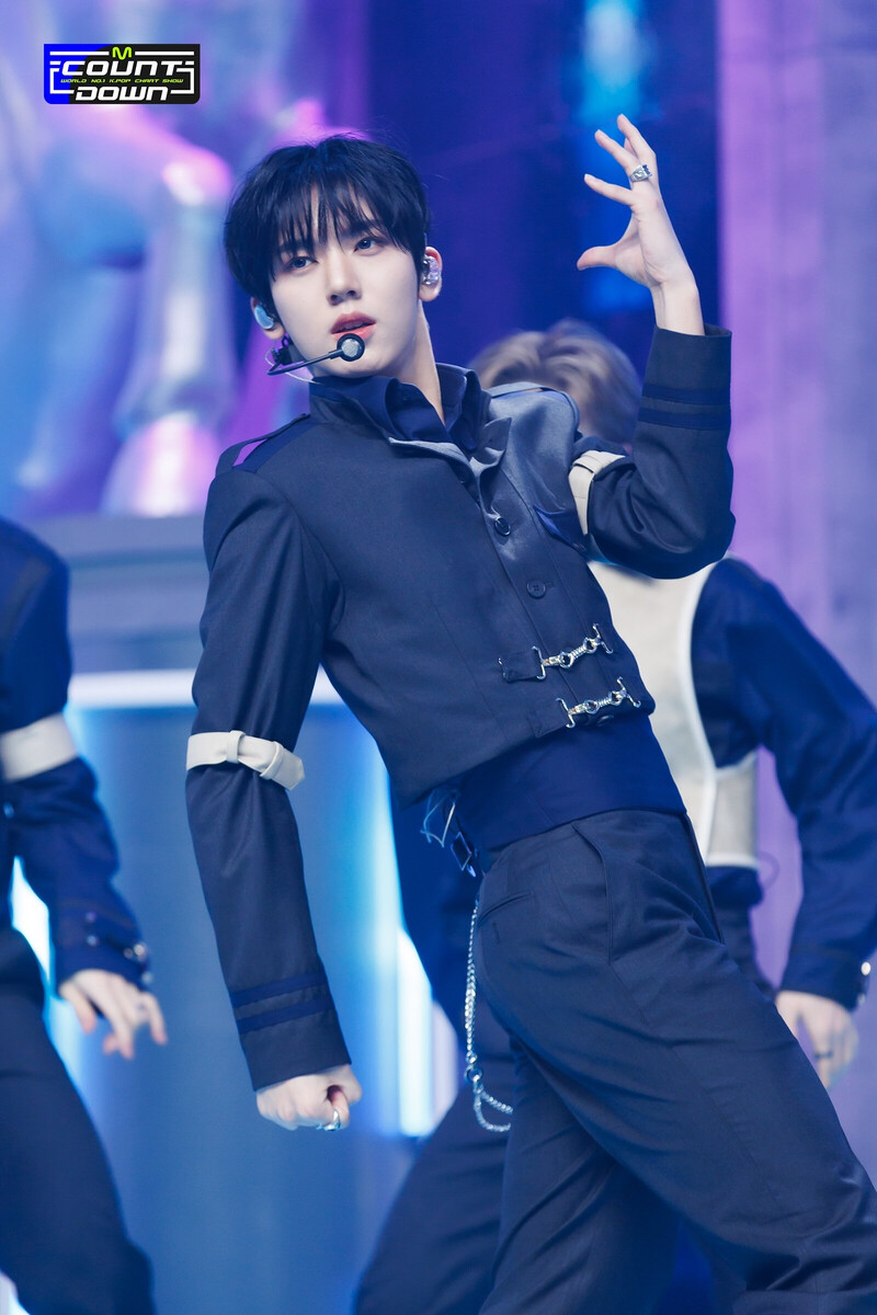 231109 ZEROBASEONE Yu Jin - "Crush" and "Melting Point" at M Countdown documents 18