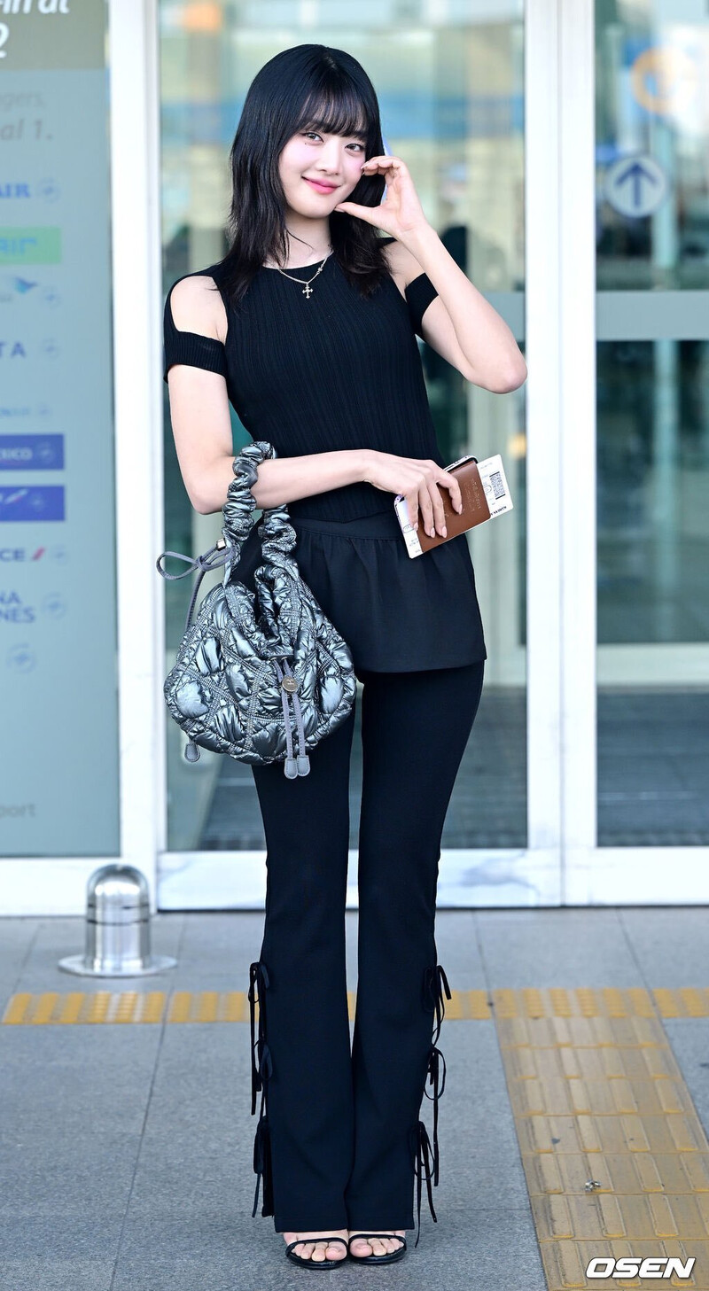 240506 - MINNIE at Incheon International Airport documents 9