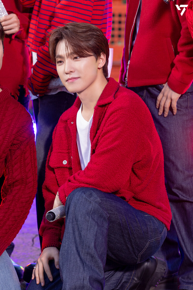 250107 SEVENTEEN - ‘2024 Disney Holiday performance’ Photo Sketch documents 12