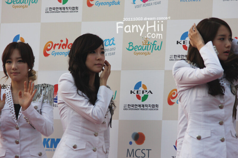 111003 Girls' Generation at Gyeongju Hallyu Dream Concert documents 14