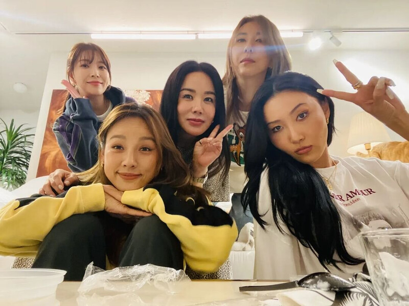 220330 Hwa Sa Instagram Update with Kim Wan Sun, BoA, Uhm Jung Hwa, Lee Hyori documents 2