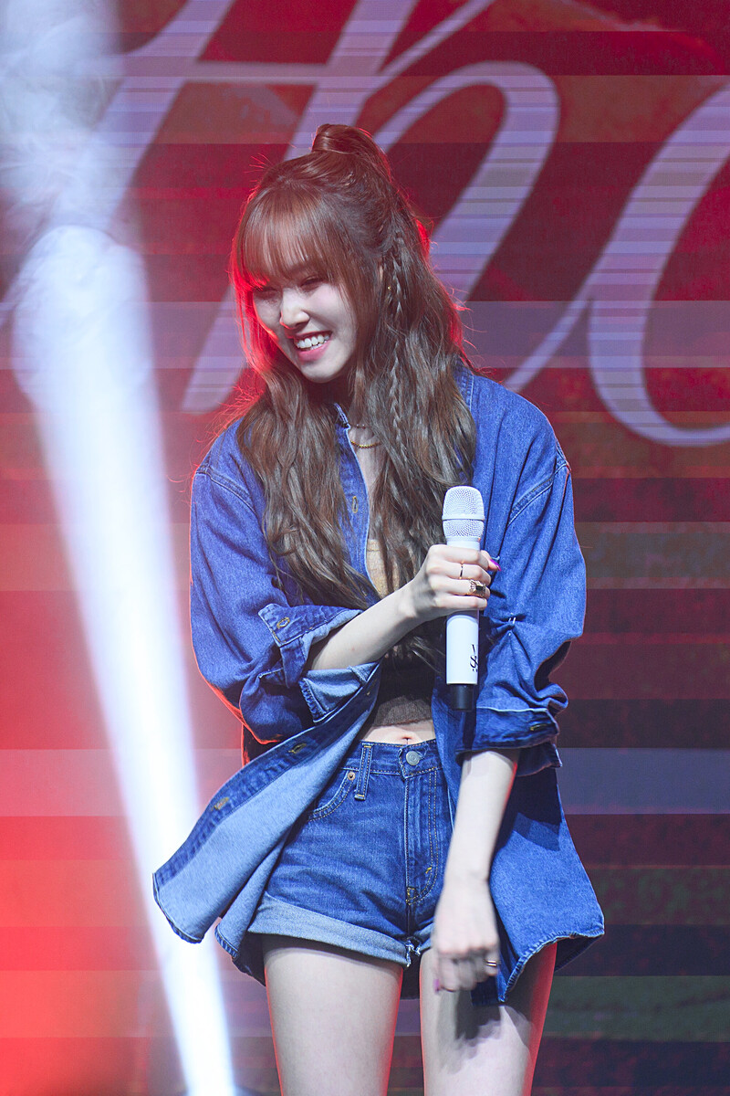 230307 Yuju at 'O' Showcase documents 3