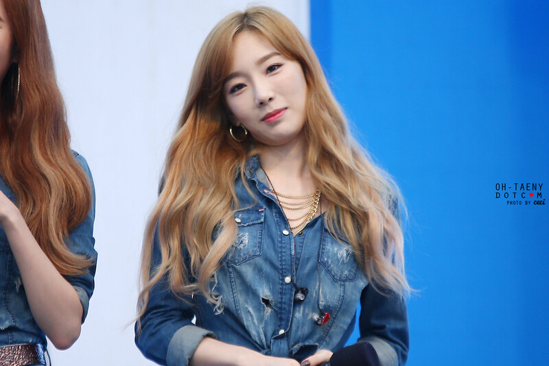 140929 Girls' Generation-TTS Taeyeon at SBS Cultwo Show documents 7