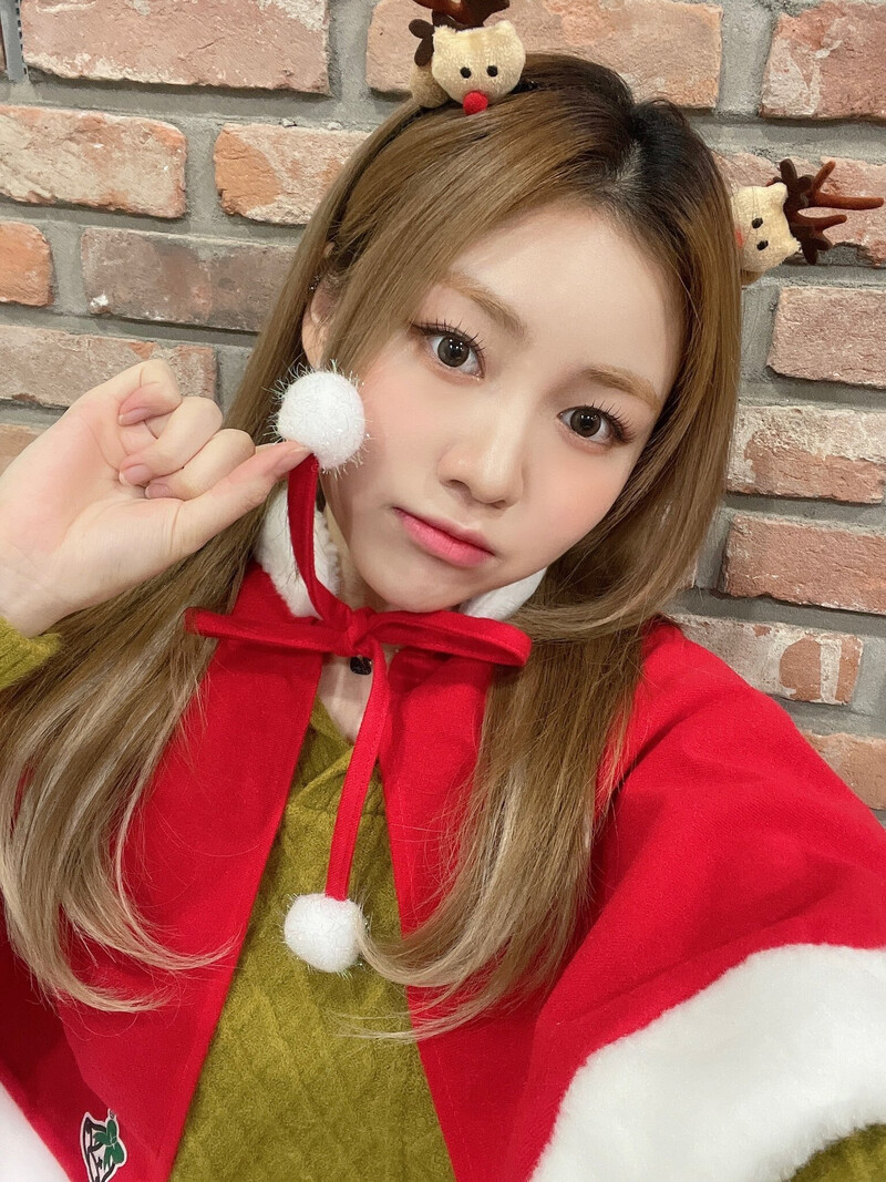 221213 Rocket Punch Twitter Update - Dahyun documents 1