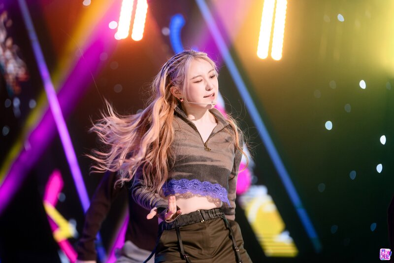 230423 LEE CHAE YEON - 'KNOCK' at Inkigayo documents 7