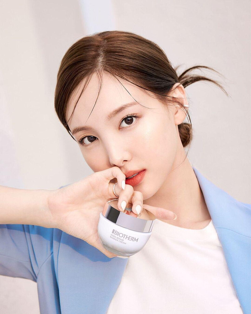 TWICE Nayeon x Biotherm 2022 documents 1