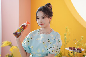 230531 WAKEONE Naver Post - JO YURI - 'Yellow Circle' MV x Lipton Tea Behind #1