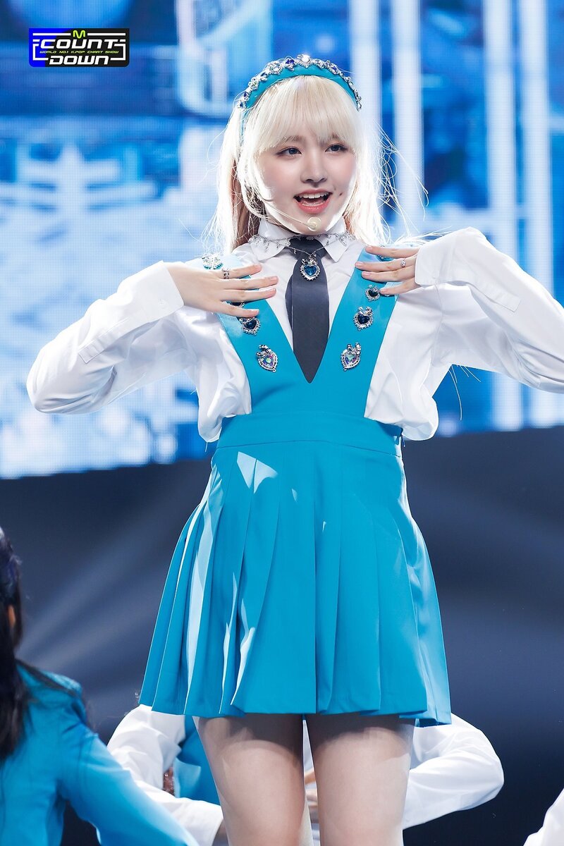 220421 IVE's Liz - "Love Dive" at M Countdown documents 1