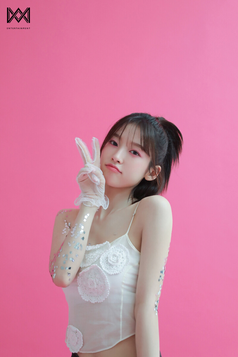 240520 WM Entertainment Naver Post with Arin - Singles Magazine Behind the Scenes documents 16