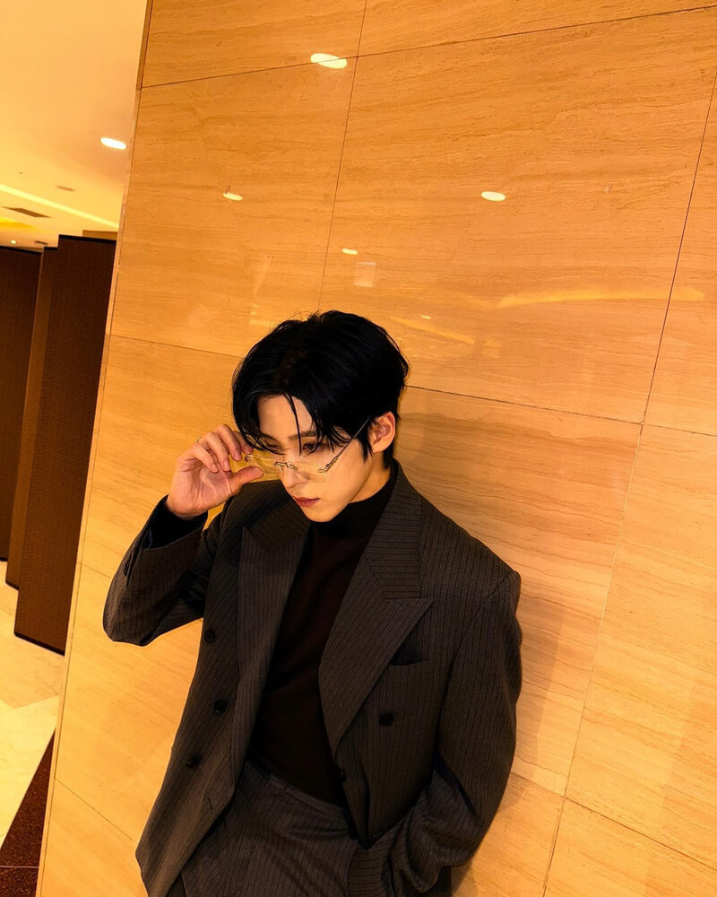 241114 ATEEZ Yunho Instagram Update documents 3