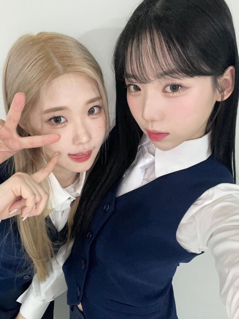 221201 CLASS:y Twitter update - Chaewon & Hyeju documents 1