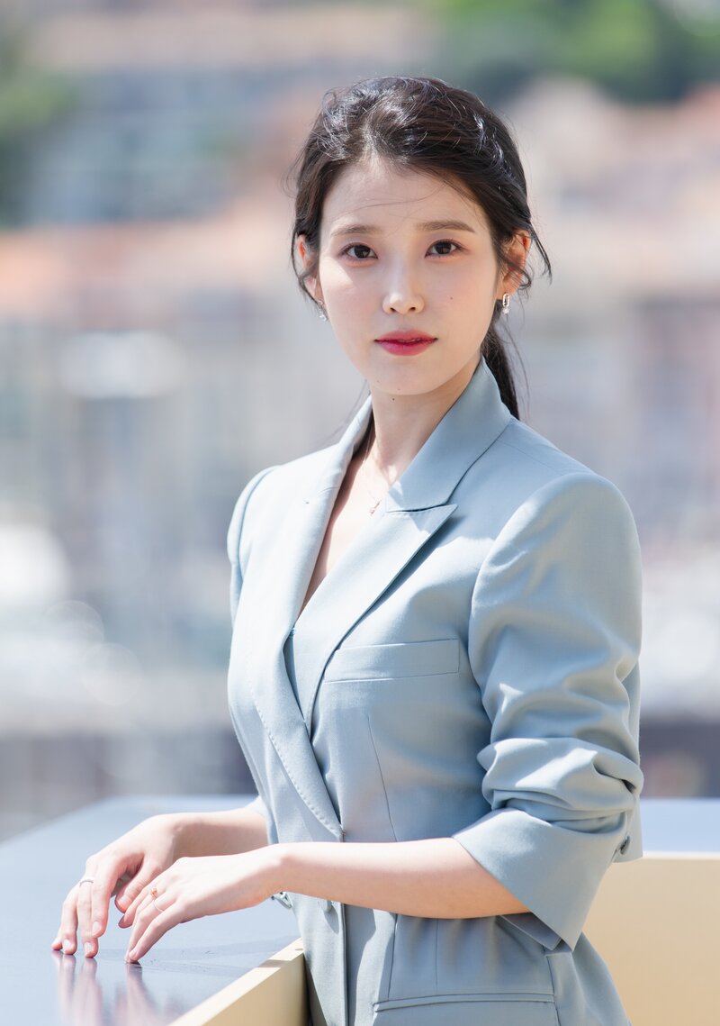 May 27, 2022 IU - 'THE BROKER' 75th CANNES Film Festival Interview Photos documents 6