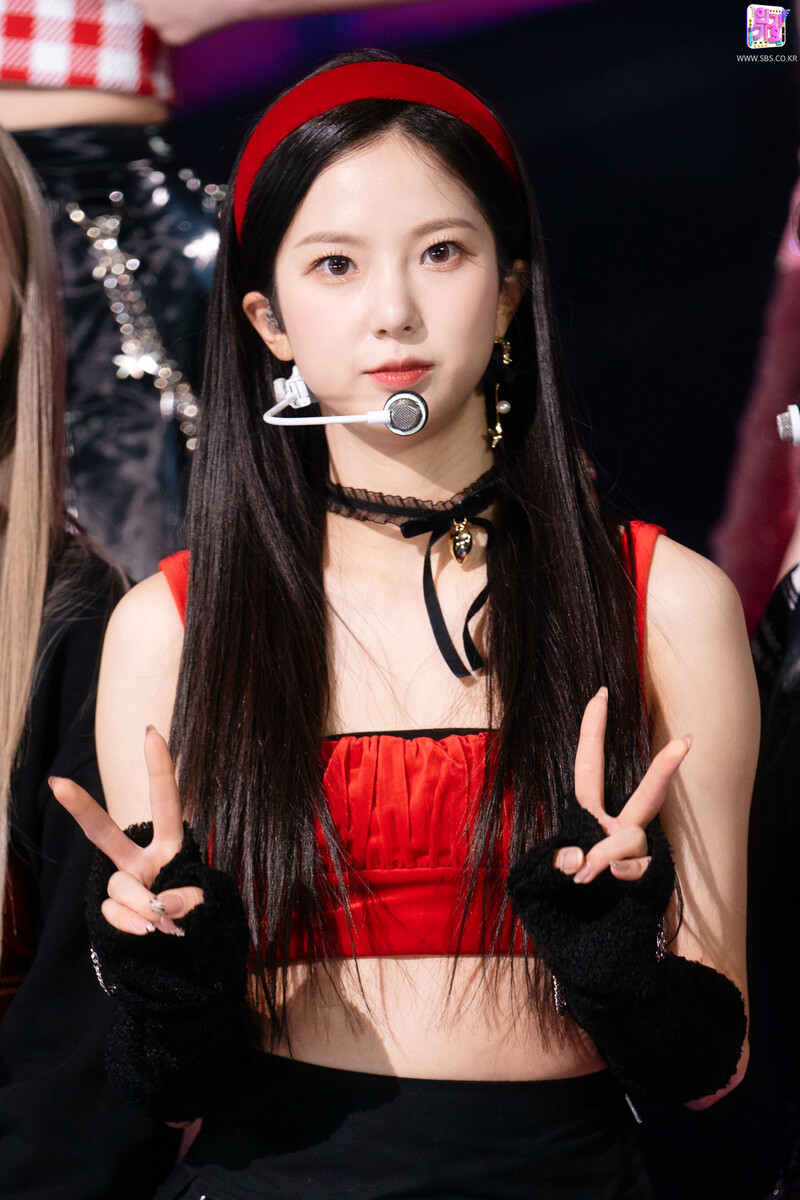 220116 Kep1er Yujin - 'WA DA DA' at Inkigayo documents 1