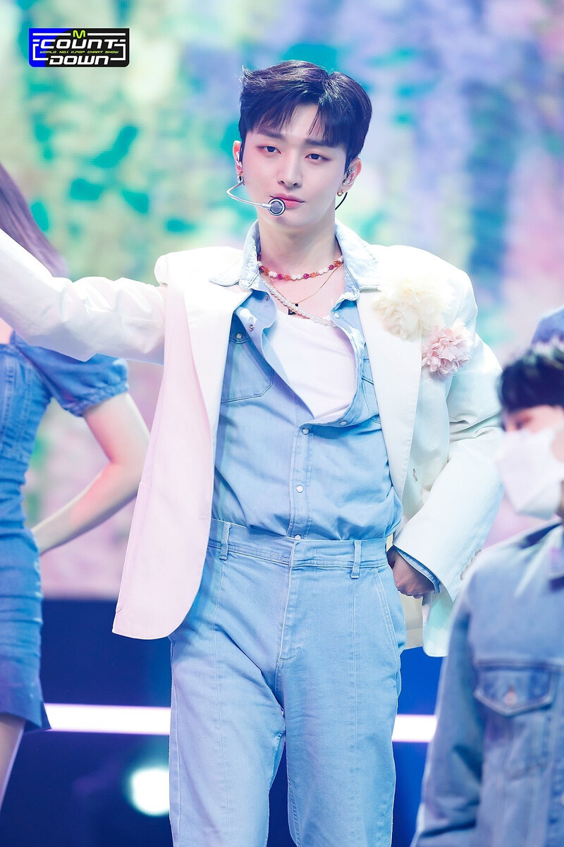 220428 Yoon Jisung - 'Bloom' at M Countdown documents 13