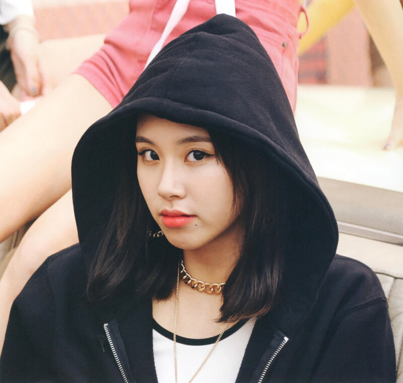 TWICE Monograph 'Twicetagram' Scans documents 10