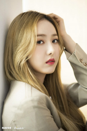 GFRIEND's SinB - 回: LABYRINTH Promotion Photoshoot by Naver x Dispatch
