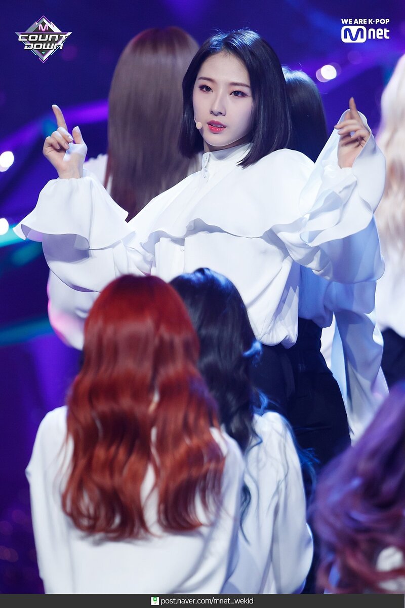 190221 LOONA - 'Butterfly' at M COUNTDOWN documents 29