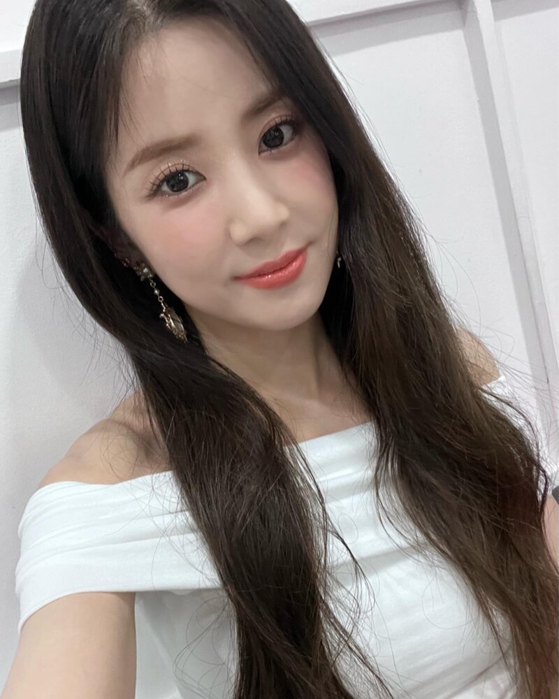 230407 Apink Chorong Instagram Update documents 4