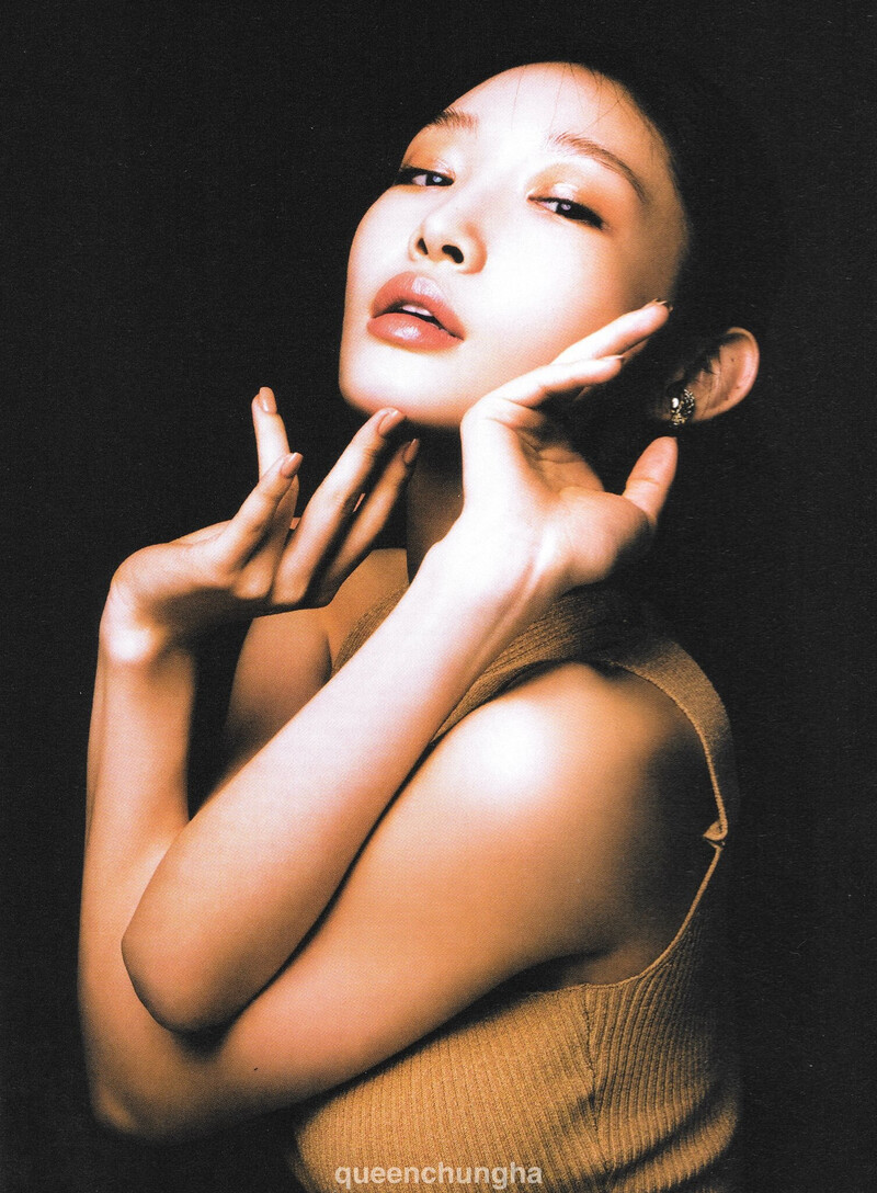 Chungha 'Bare & Rare' Photobook Scans documents 7