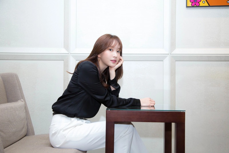 210407 Hani 'Young Adult Matters' Interview Photos documents 5