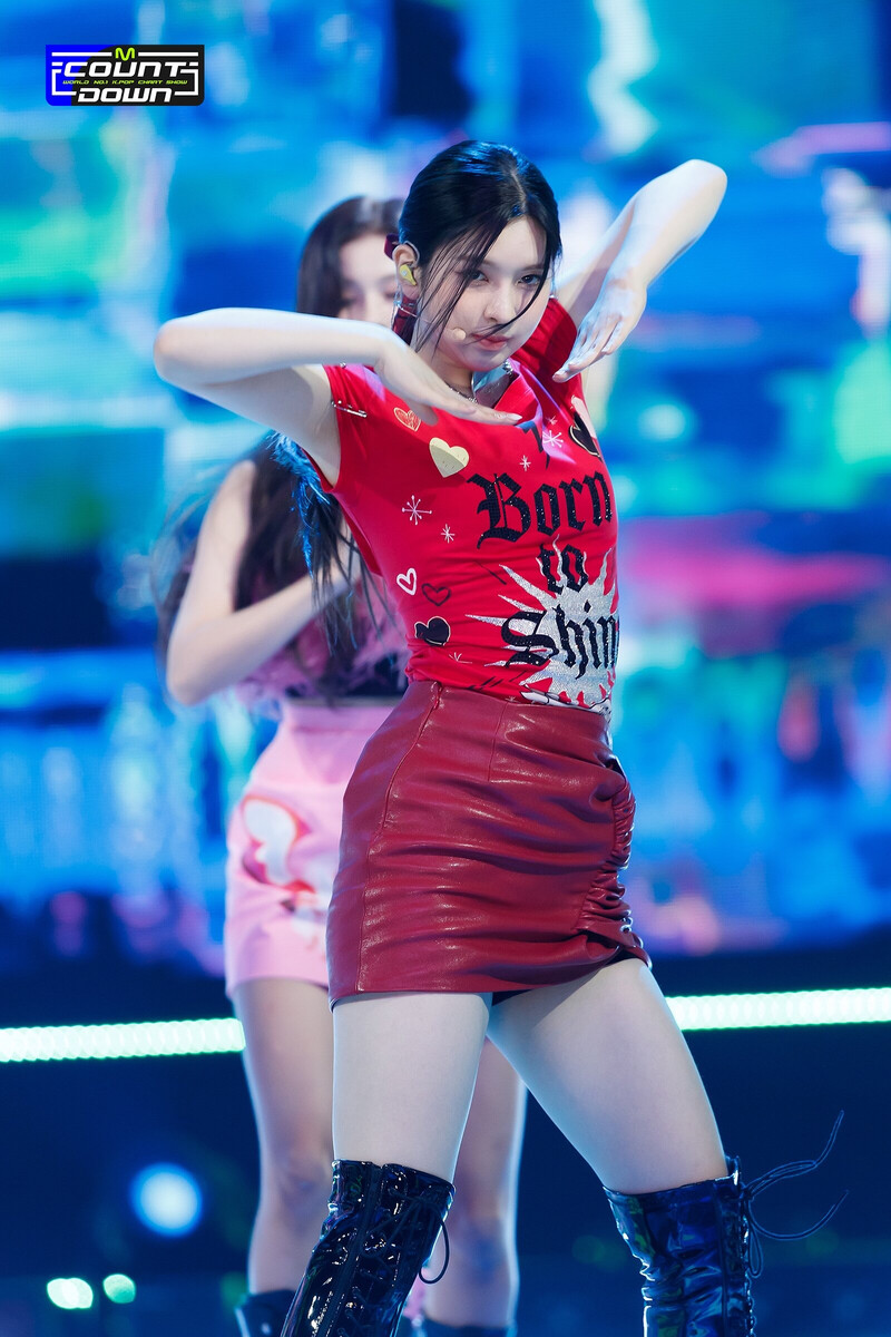 221006 NMIXX Bae - 'DICE' at M COUNTDOWN documents 11