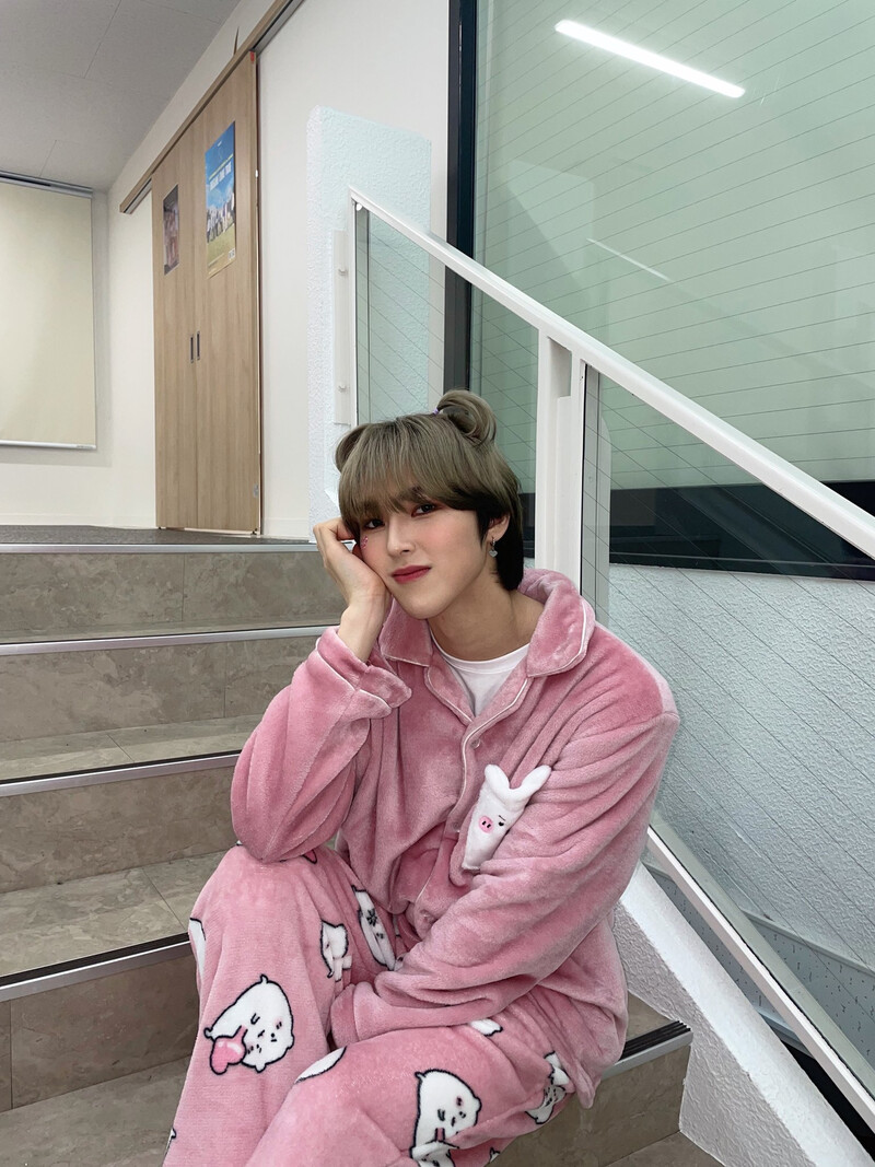 230227 NINE.i Twitter Update - Joohyoung documents 3