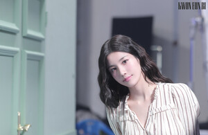 210823 Woollim Naver Post - Eunbi 'Door' MV Behind