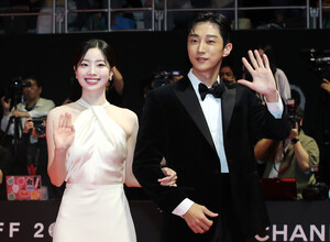 241002 TWICE Dahyun and Jinyoung - 29th Busan International Film Festival